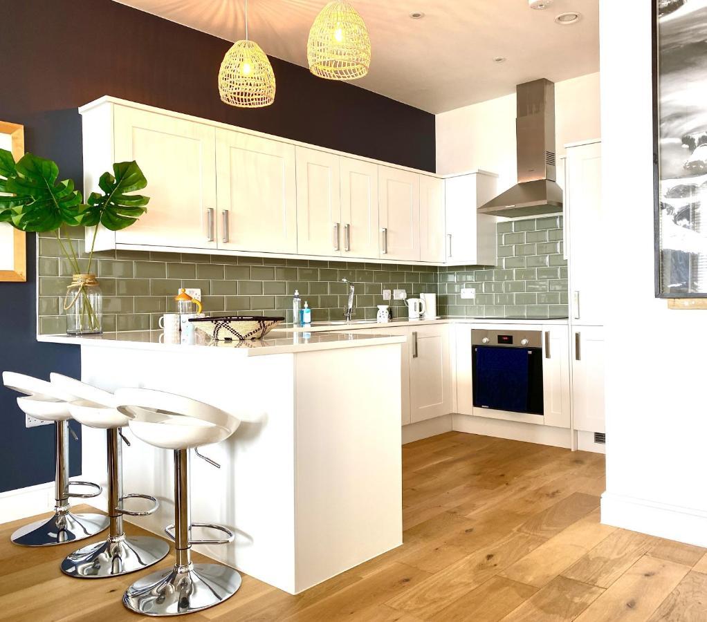 Stunning 2 Bed Apartment Sea Views And Parking Вётинг Экстерьер фото